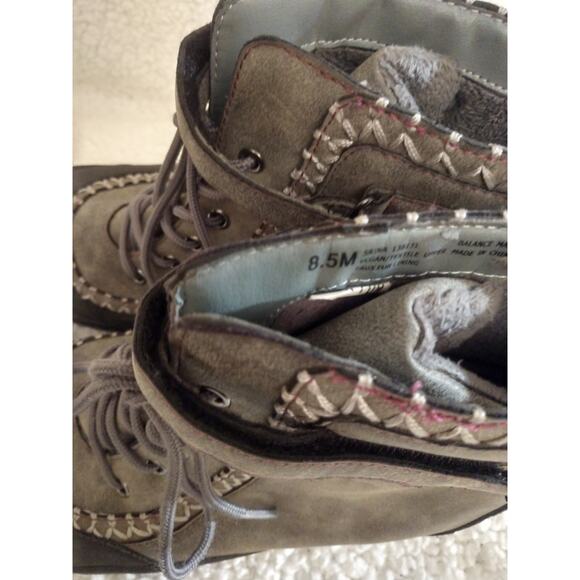 J-41 Ladies Adventure Booties, Sz 8.5 - Picture 3 of 5